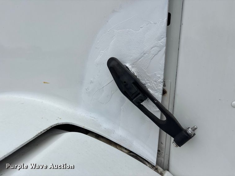 image for item EE1390 2014 Kenworth T800 semi truck