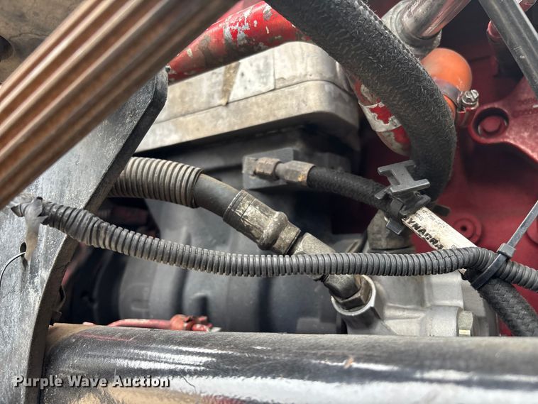 image for item EE1390 2014 Kenworth T800 semi truck