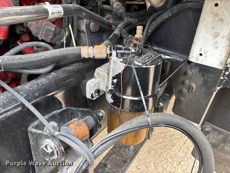 image for item EE1390 2014 Kenworth T800 semi truck