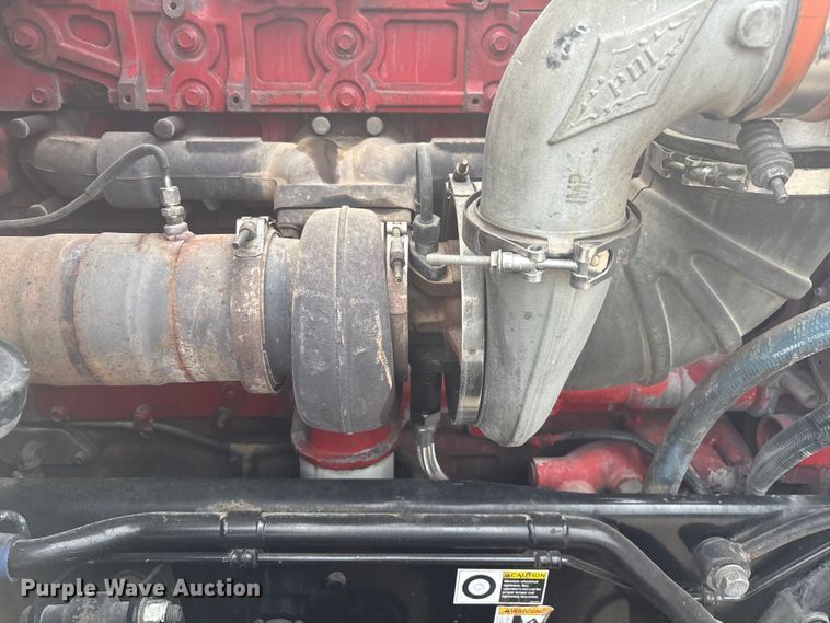 image for item EE1390 2014 Kenworth T800 semi truck