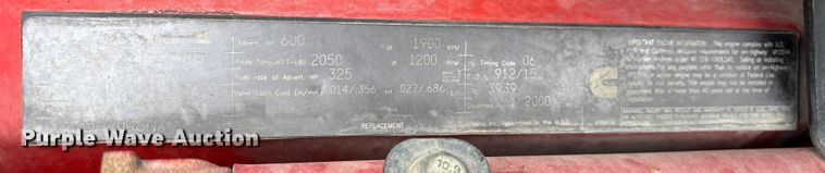 image for item EE1390 2014 Kenworth T800 semi truck