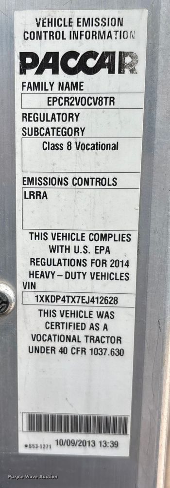 image for item EE1390 2014 Kenworth T800 semi truck