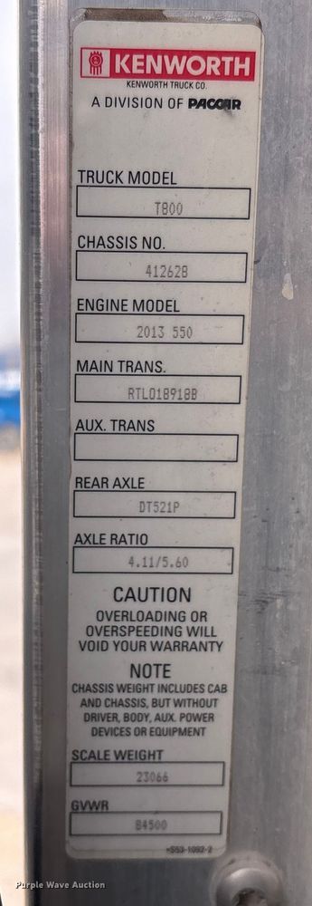 image for item EE1390 2014 Kenworth T800 semi truck