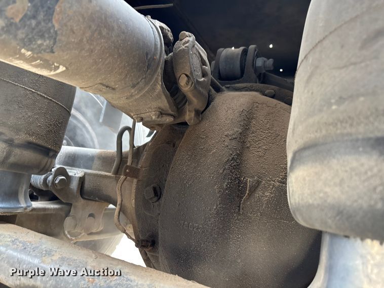 image for item EE1391 2015 Kenworth T800 semi truck