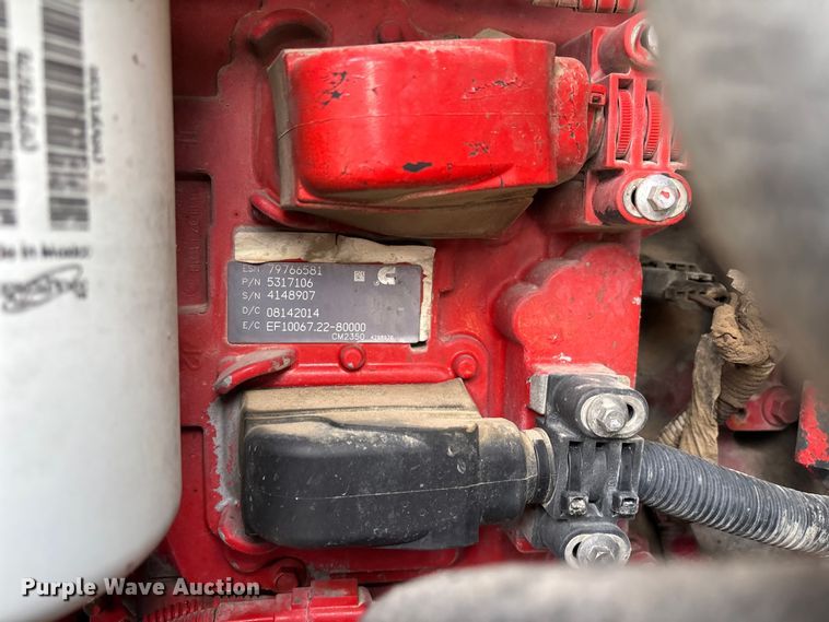 image for item EE1391 2015 Kenworth T800 semi truck