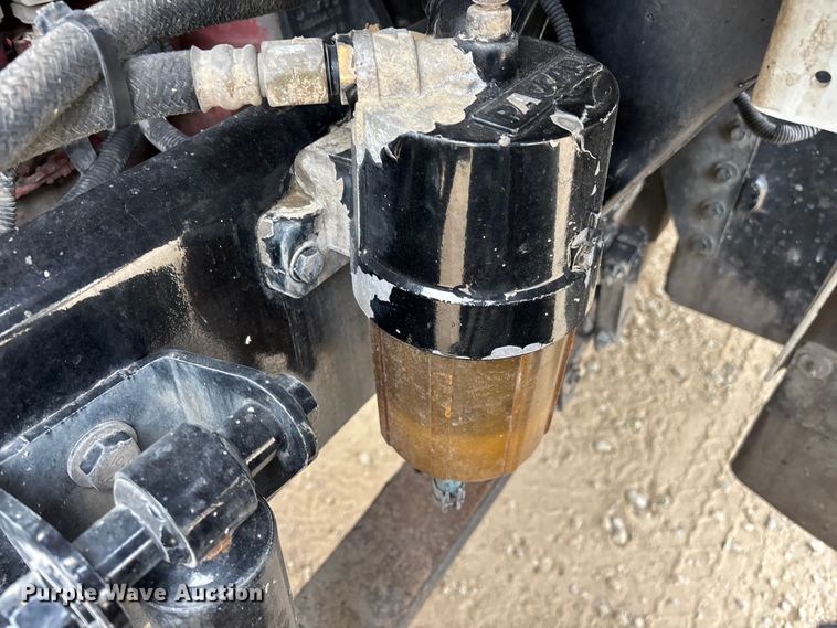 image for item EE1391 2015 Kenworth T800 semi truck