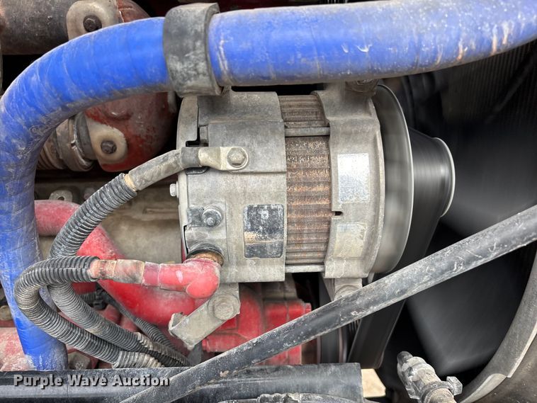 image for item EE1391 2015 Kenworth T800 semi truck