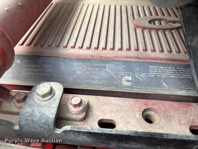 image for item EE1391 2015 Kenworth T800 semi truck