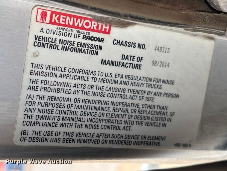 image for item EE1391 2015 Kenworth T800 semi truck