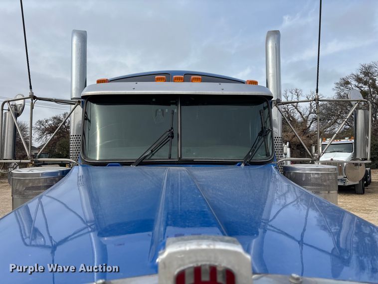 image for item EE1392 2014 Kenworth W900 semi truck