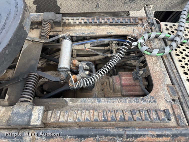 image for item EE1392 2014 Kenworth W900 semi truck