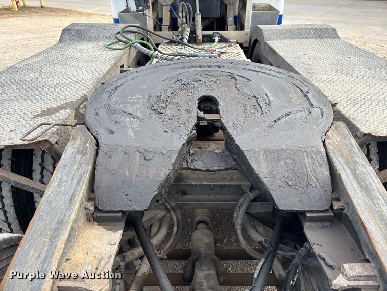 image for item EE1392 2014 Kenworth W900 semi truck