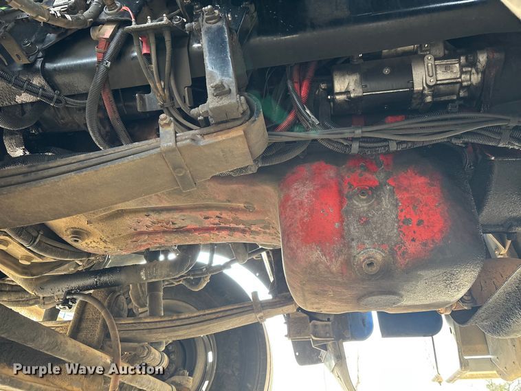 image for item EE1392 2014 Kenworth W900 semi truck