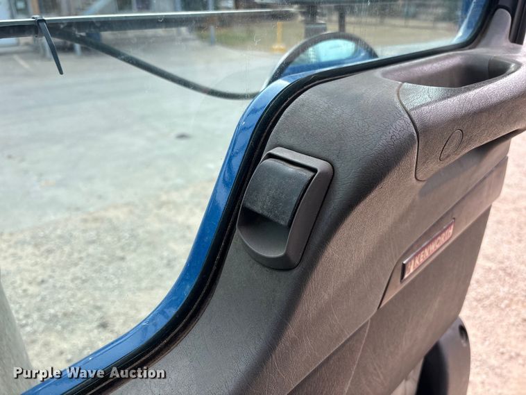 image for item EE1392 2014 Kenworth W900 semi truck