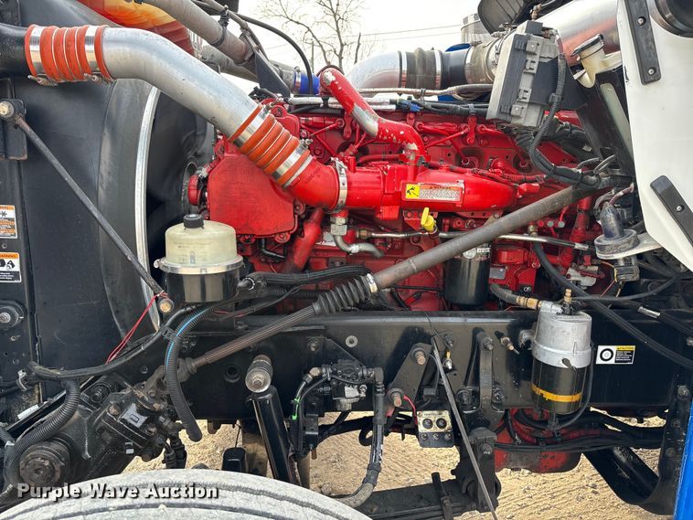 image for item EE1392 2014 Kenworth W900 semi truck