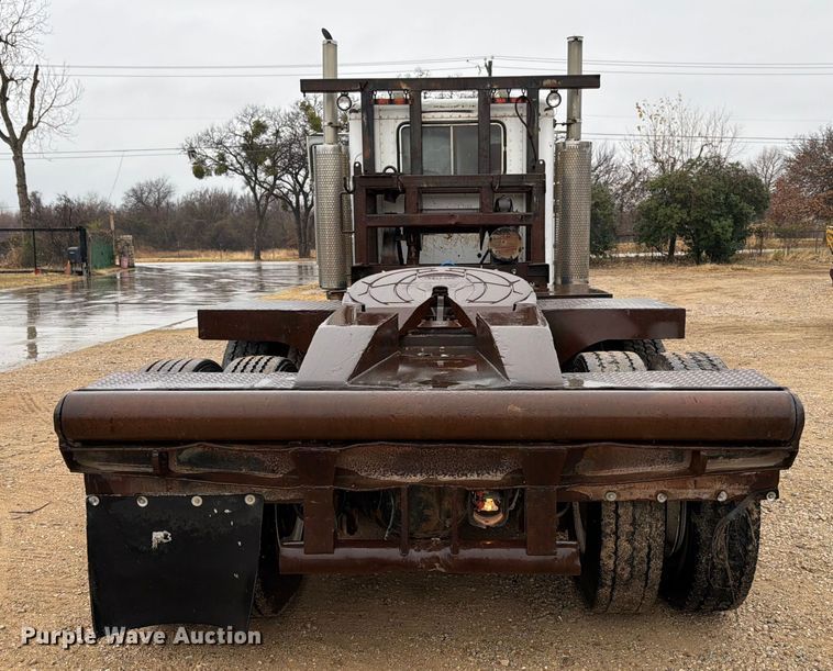 image for item EE1393 1982 Peterbilt 359 winch truck