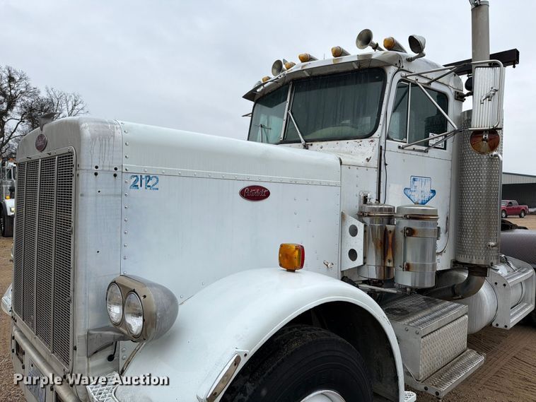 image for item EE1393 1982 Peterbilt 359 winch truck