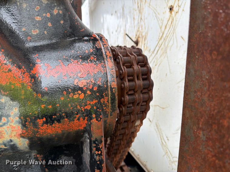 image for item EE1393 1982 Peterbilt 359 winch truck