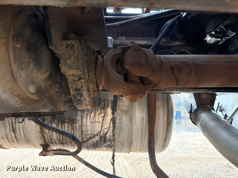 image for item EE1393 1982 Peterbilt 359 winch truck