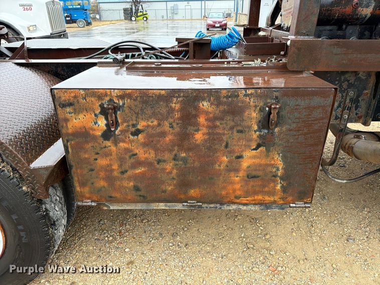 image for item EE1393 1982 Peterbilt 359 winch truck