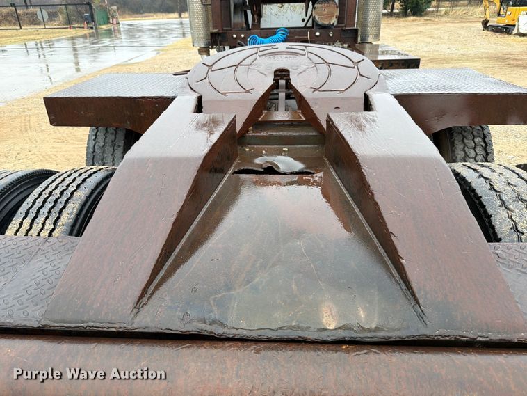 image for item EE1393 1982 Peterbilt 359 winch truck