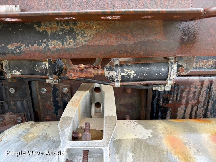 image for item EE1393 1982 Peterbilt 359 winch truck