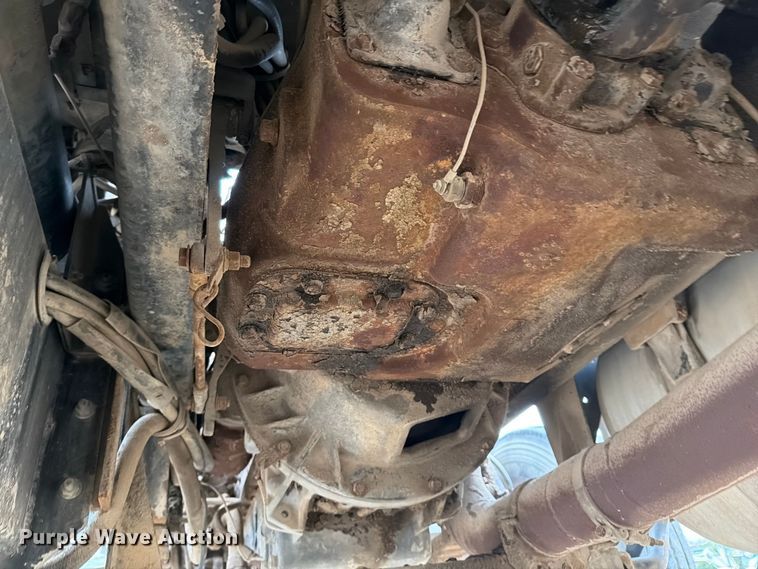 image for item EE1393 1982 Peterbilt 359 winch truck