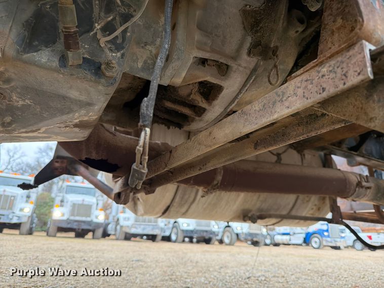 image for item EE1393 1982 Peterbilt 359 winch truck