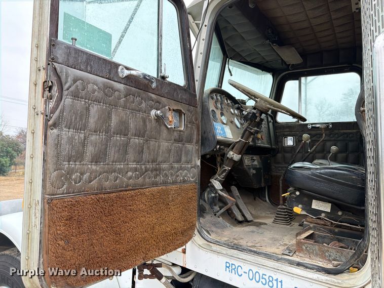 image for item EE1393 1982 Peterbilt 359 winch truck