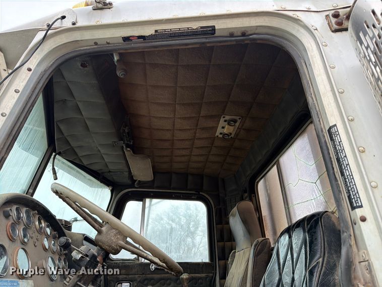 image for item EE1393 1982 Peterbilt 359 winch truck