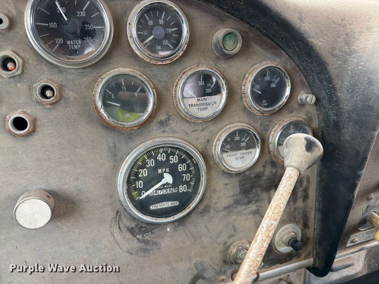 image for item EE1393 1982 Peterbilt 359 winch truck