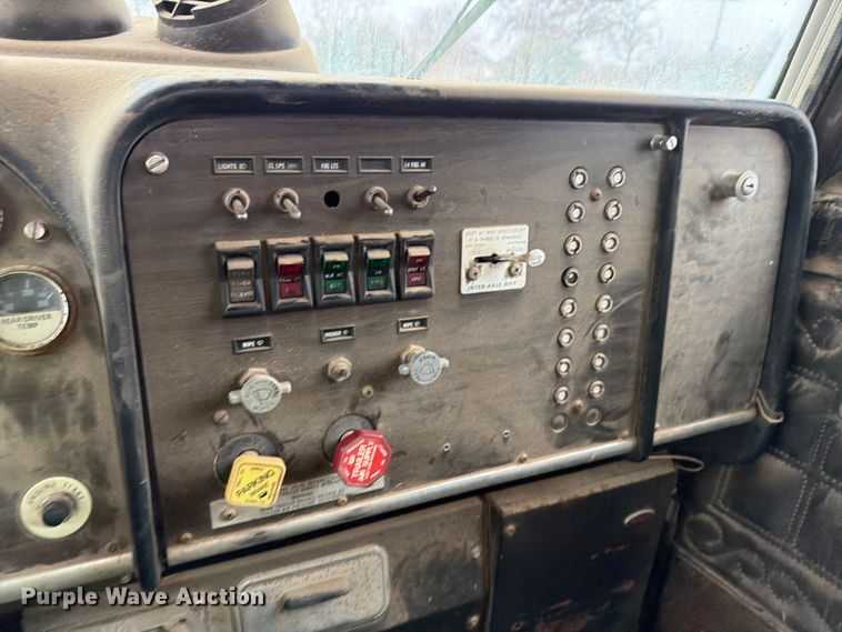 image for item EE1393 1982 Peterbilt 359 winch truck