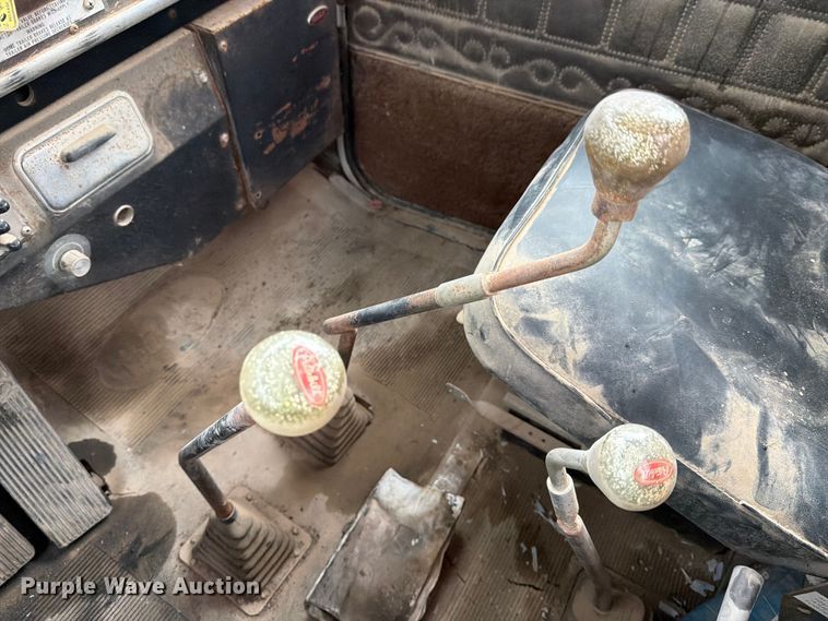 image for item EE1393 1982 Peterbilt 359 winch truck