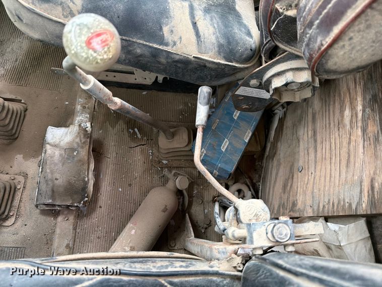 image for item EE1393 1982 Peterbilt 359 winch truck