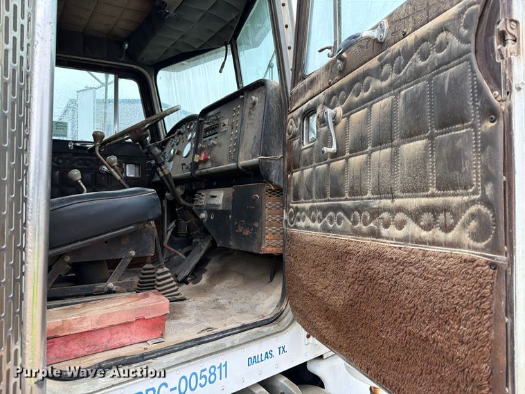 image for item EE1393 1982 Peterbilt 359 winch truck