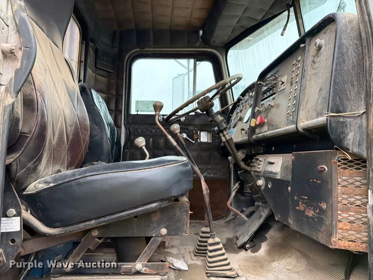 image for item EE1393 1982 Peterbilt 359 winch truck