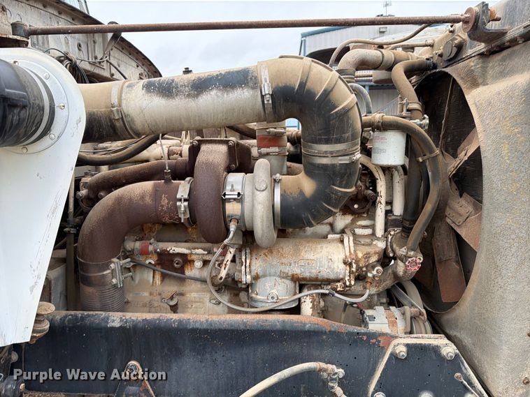 image for item EE1393 1982 Peterbilt 359 winch truck