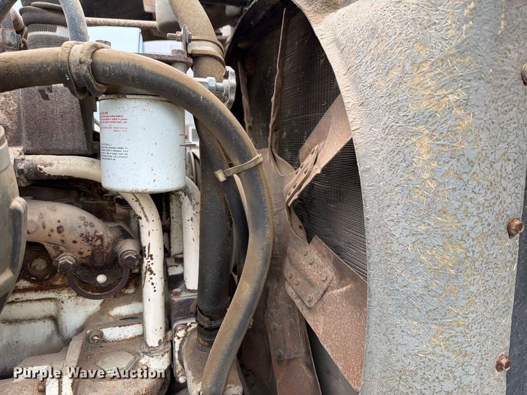 image for item EE1393 1982 Peterbilt 359 winch truck