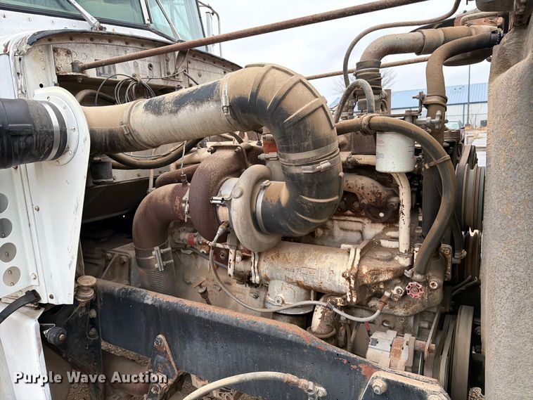 image for item EE1393 1982 Peterbilt 359 winch truck