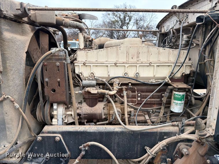 image for item EE1393 1982 Peterbilt 359 winch truck