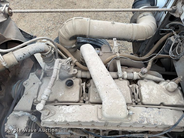 image for item EE1393 1982 Peterbilt 359 winch truck