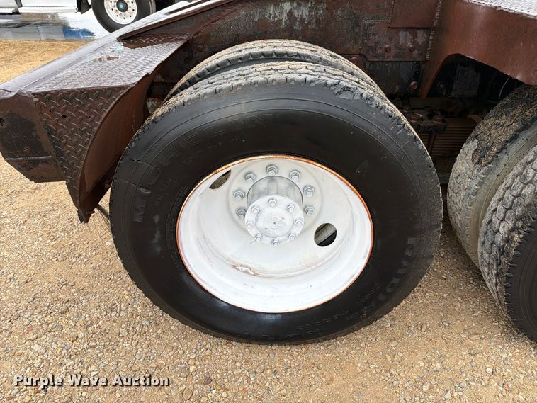 image for item EE1393 1982 Peterbilt 359 winch truck