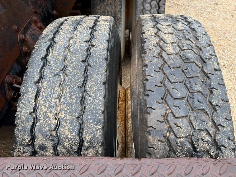 image for item EE1393 1982 Peterbilt 359 winch truck