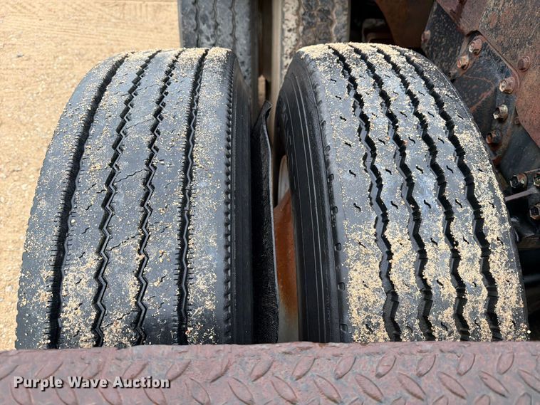 image for item EE1393 1982 Peterbilt 359 winch truck