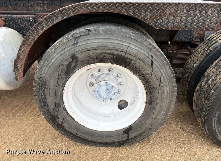 image for item EE1393 1982 Peterbilt 359 winch truck