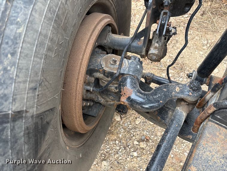 image for item EE1394 2014 Kenworth T800 semi truck