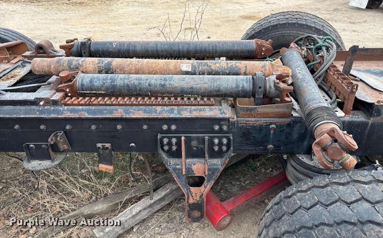 image for item EE1394 2014 Kenworth T800 semi truck