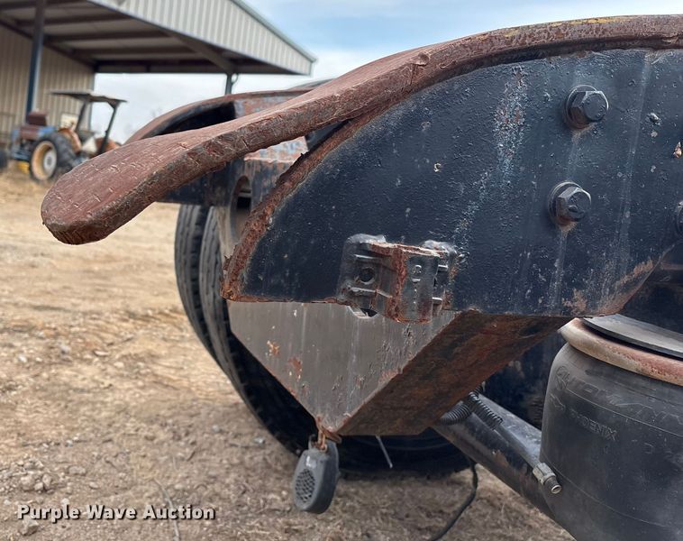 image for item EE1394 2014 Kenworth T800 semi truck