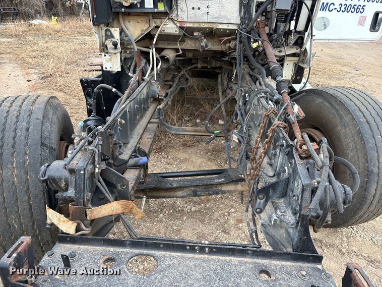 image for item EE1394 2014 Kenworth T800 semi truck