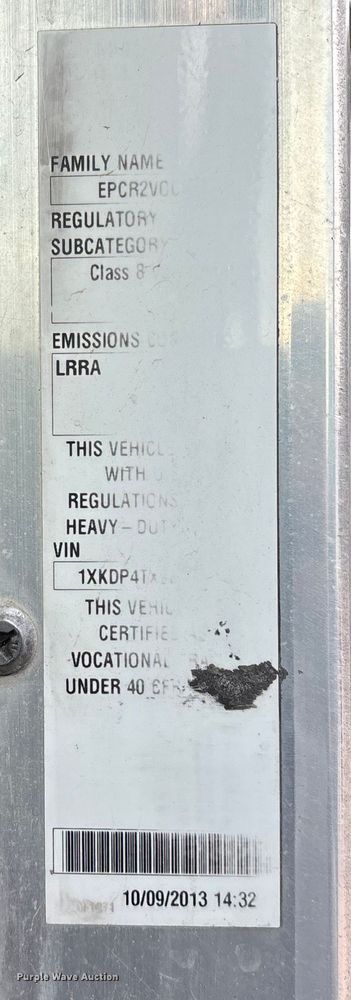 image for item EE1394 2014 Kenworth T800 semi truck